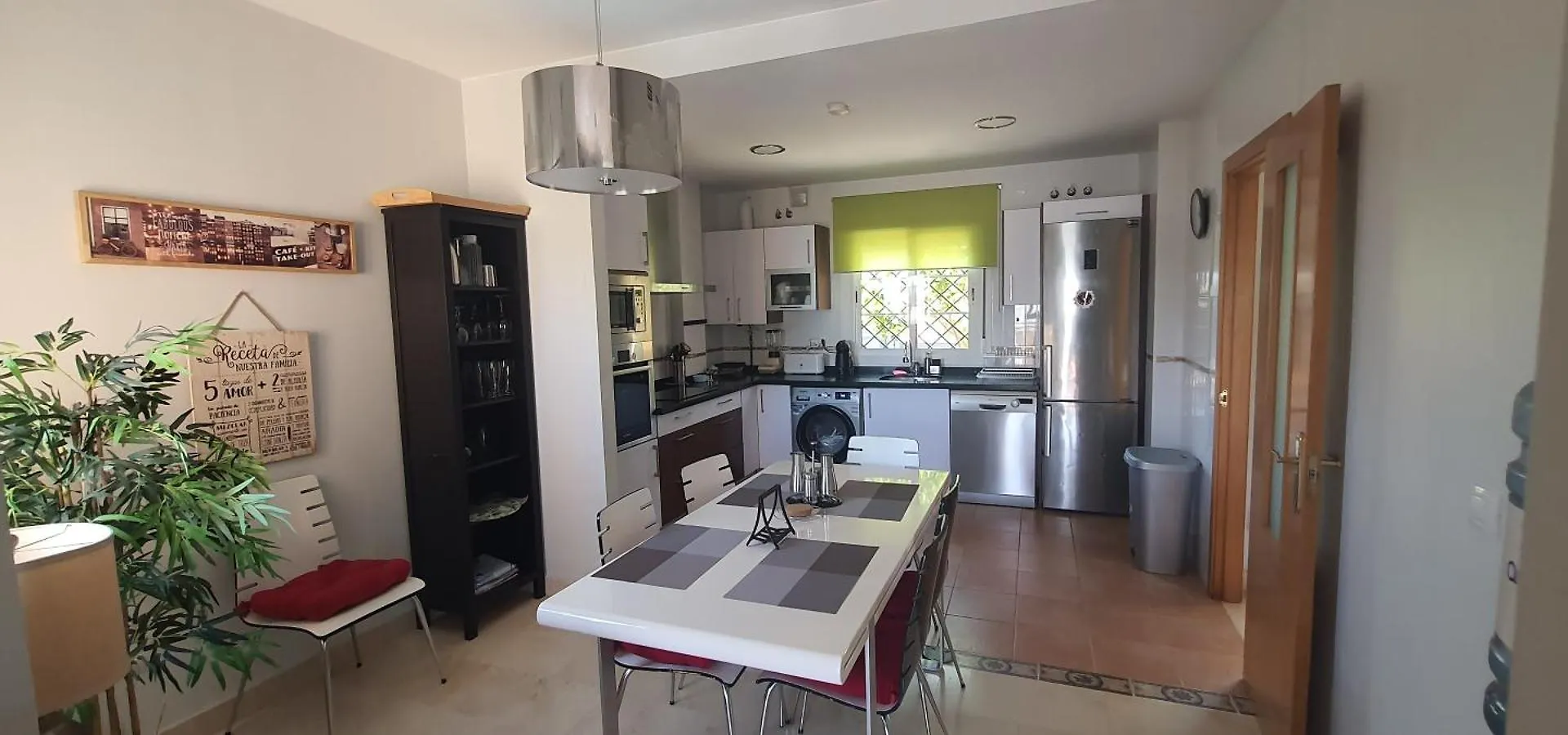 Holiday home Magnifico Chalet Con Piscina Privada Torre Del Mar Spain