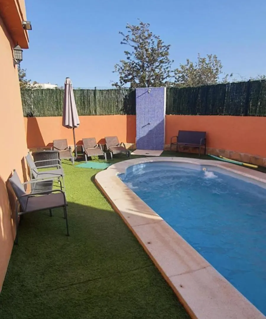 Holiday home Magnifico Chalet Con Piscina Privada Torre Del Mar Spain